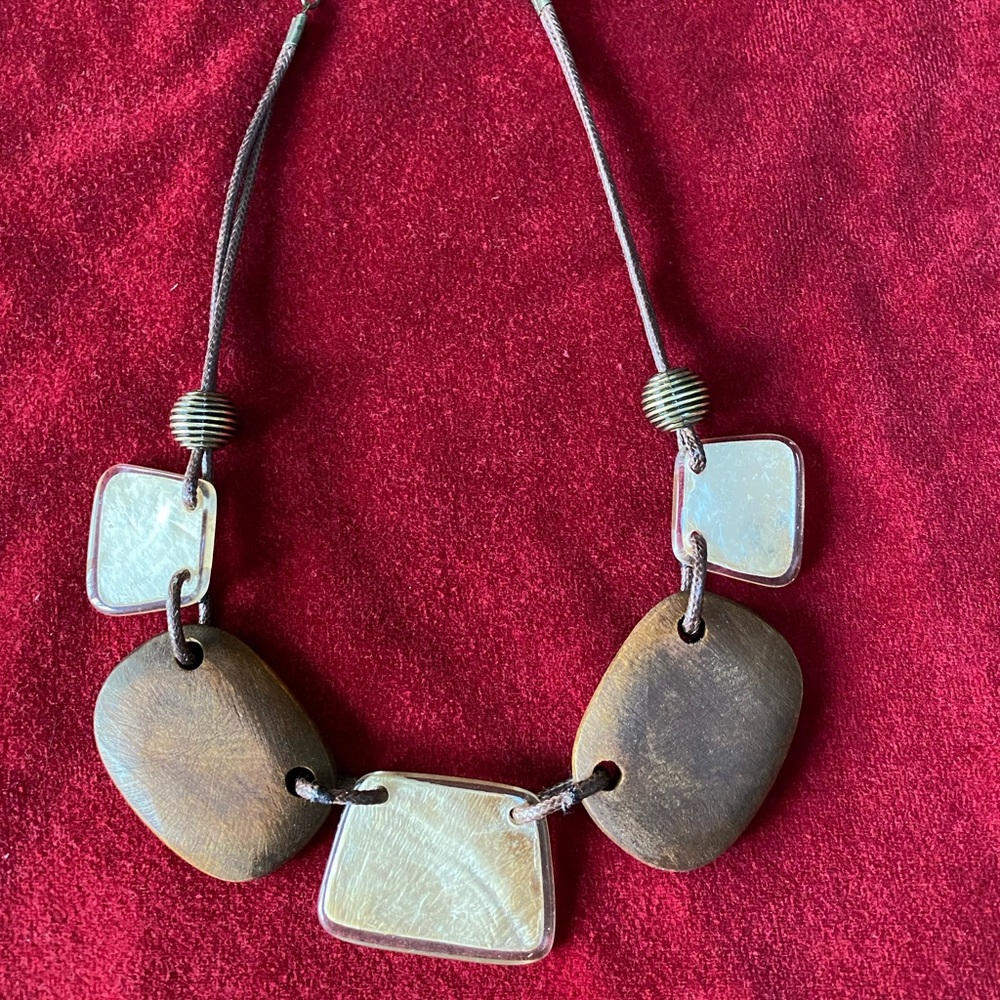 Beautiful necklace. Acrylic and wood.